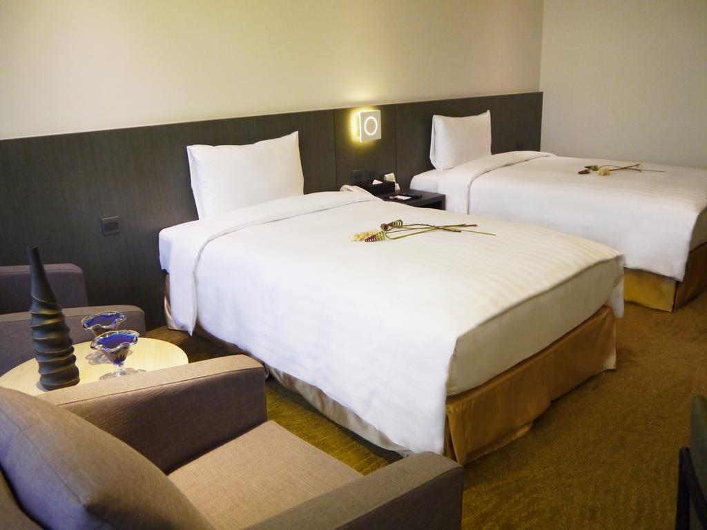 Look Royal Resort Chiayi Buitenkant foto A room at the hotel